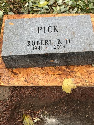 Bob Pick II headstone