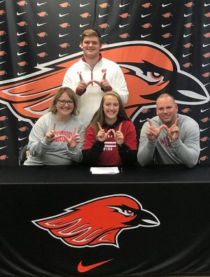 Kayla okra signs with uw Madison rowing team