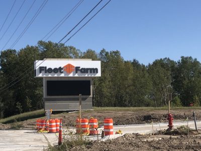 new Fleet Farm signs