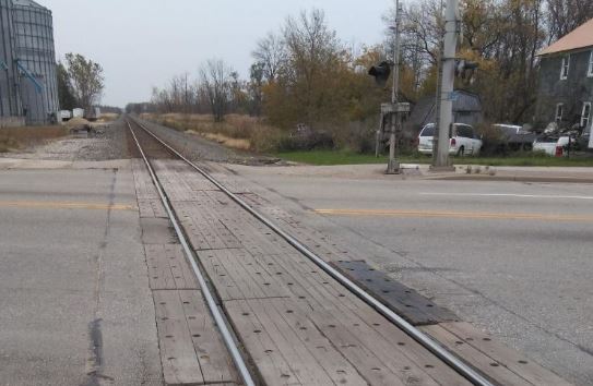 Railroad crossing in Allenton on Hwy 33