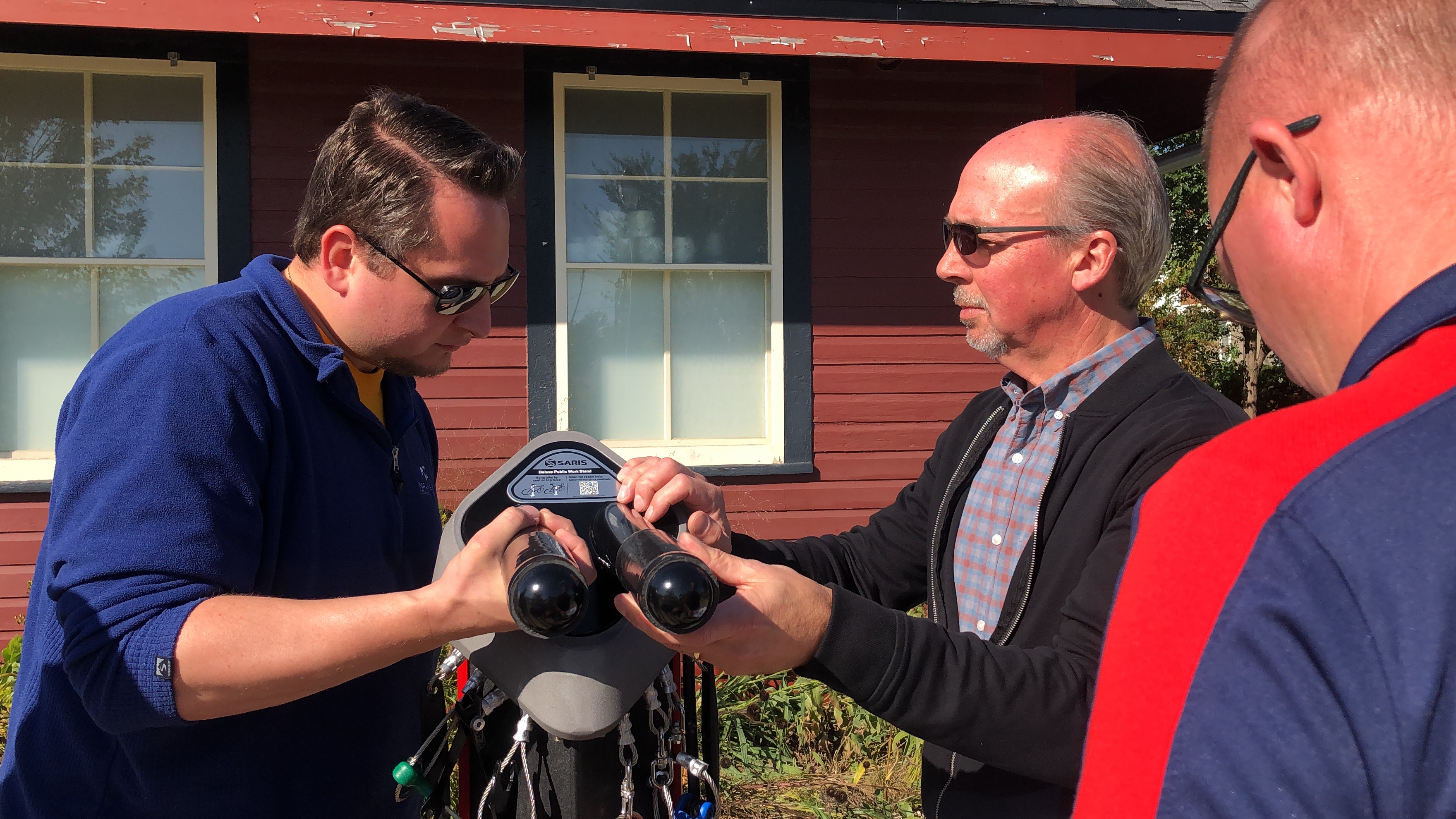 Bike repair service kiosk