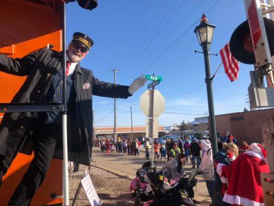 Soo Line in Hartford for Christmas Parade