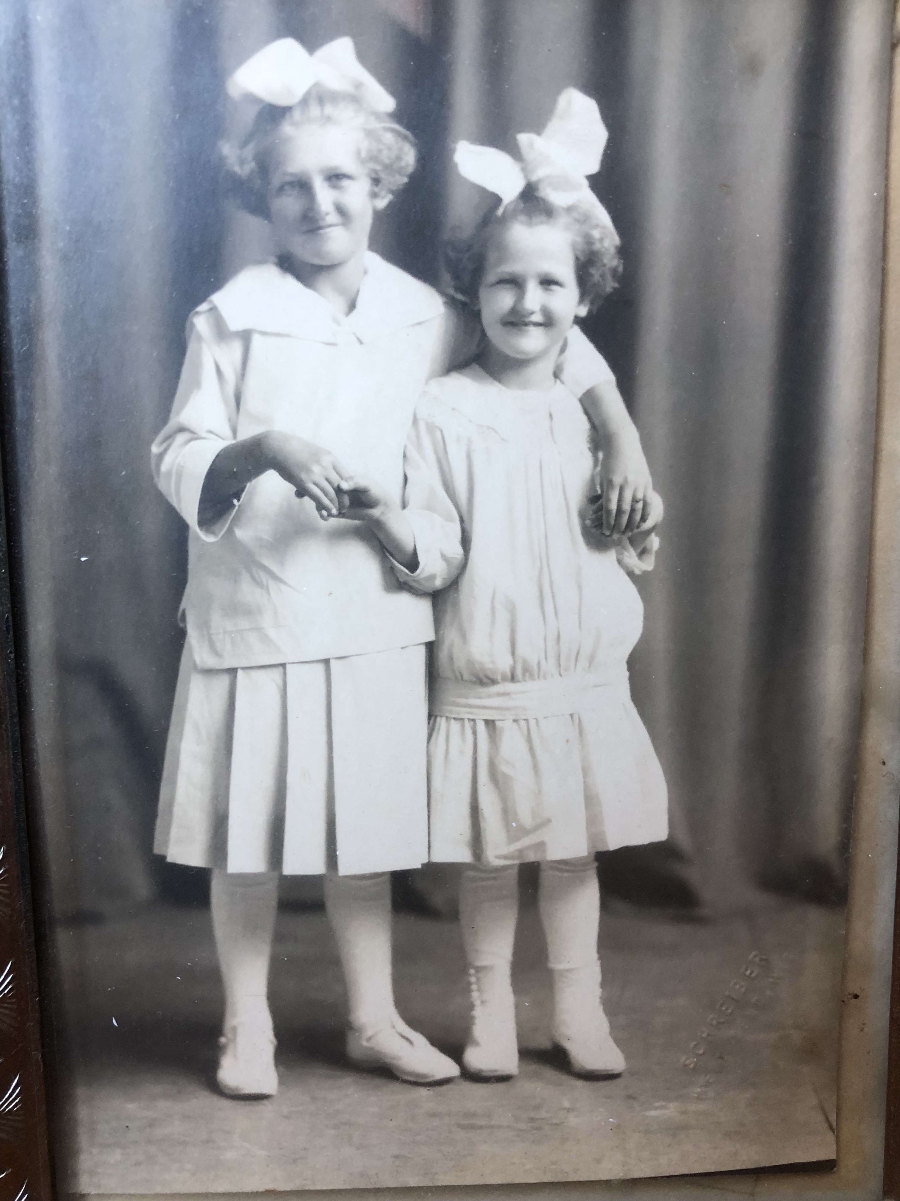 Clara Moll and her older sister Martha