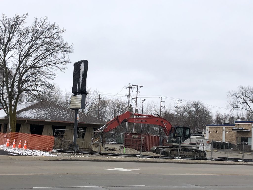 Old Pizza Hut in West Bend