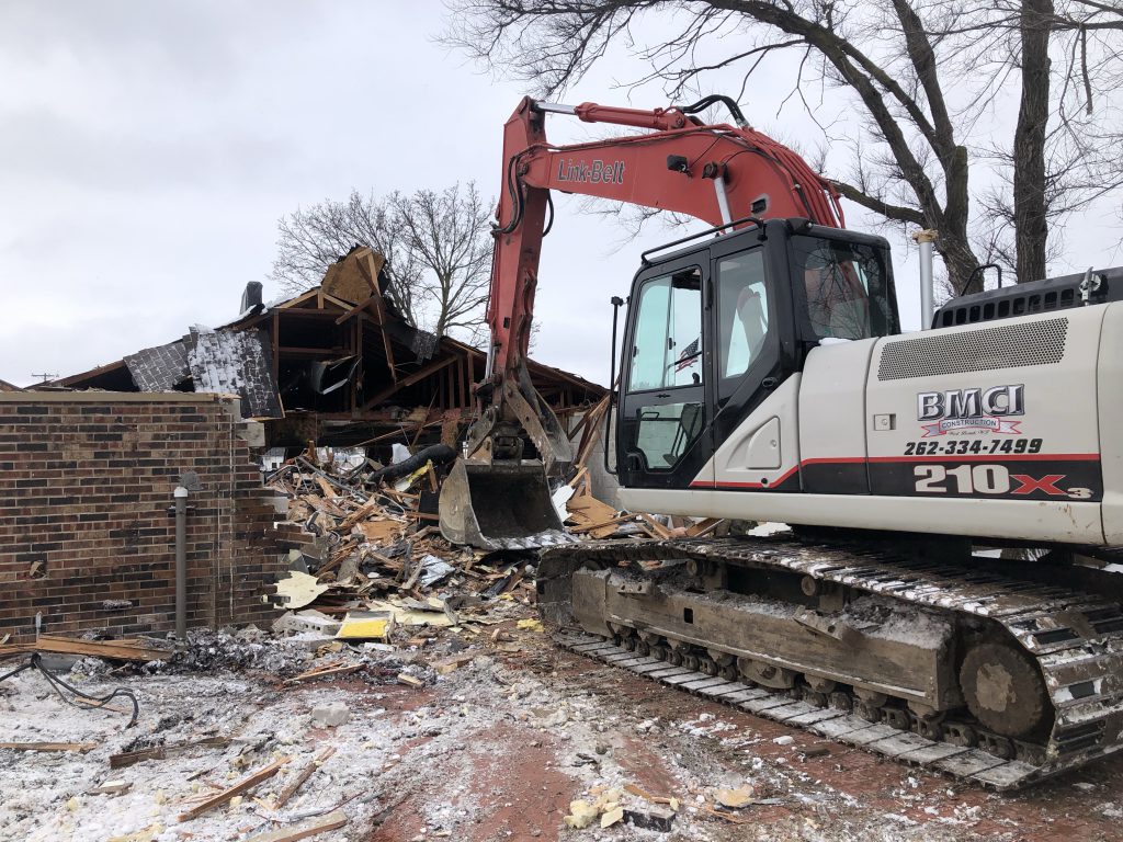 Pizza Hut coming down in West Bend