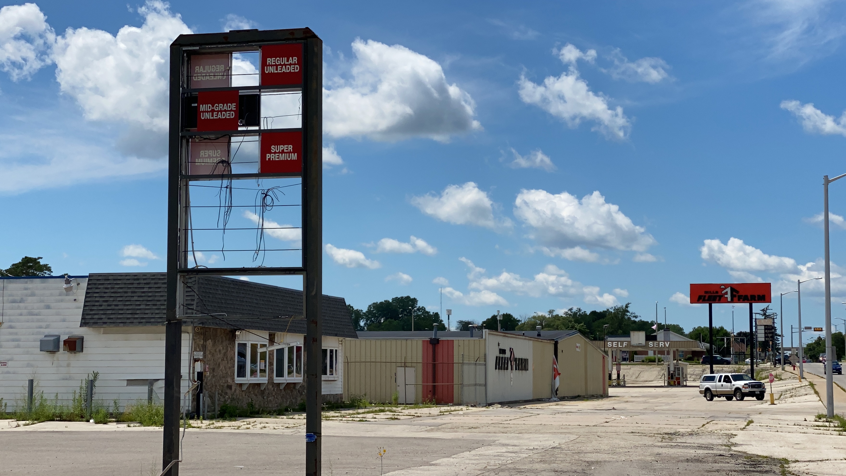 Old Fleet Farm building