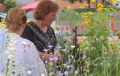 Gardens of West Bend tour