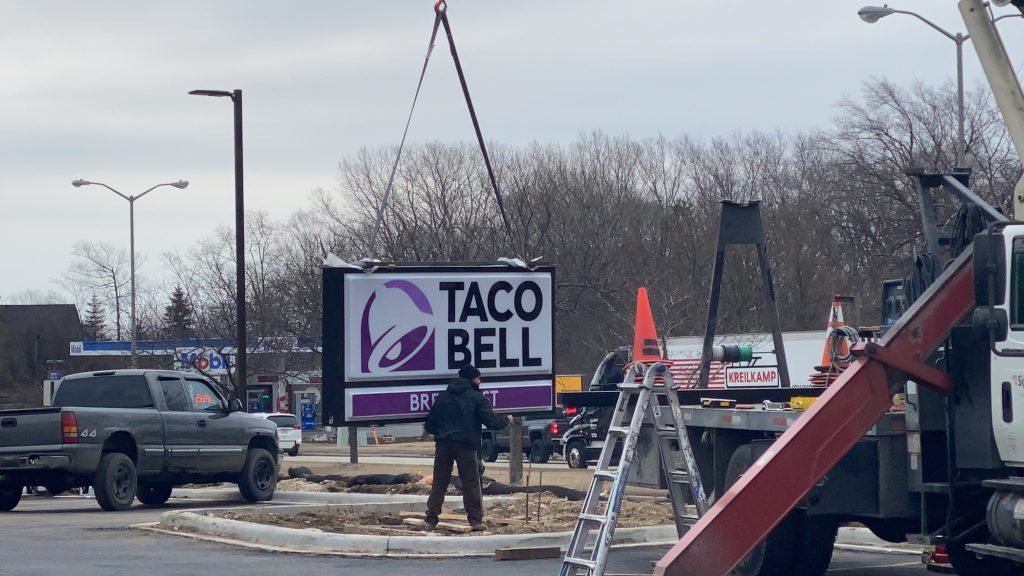 Taco Bell sign