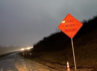 US 45 northbound to close at Paradise Drive starting Sunday, March 21 from 9 p.m. – 5 a.m. road closed, sign, construction
