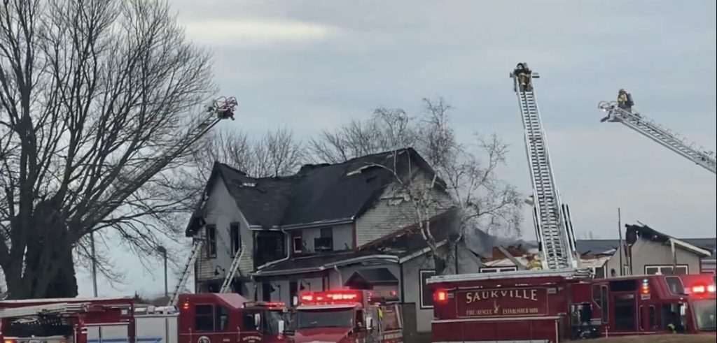 fire at West Bend Lakes