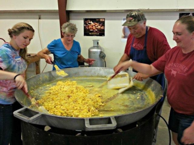 Dodge Co Breakfast on the farm