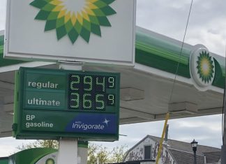 A gallon of regular unleaded creeps toward the $3 mark $2.94