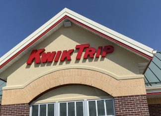VIDEO | Kwik Trip No. 4 opens in West Bend kwik Trip