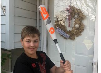 West Bend boy earns money through lemonade stand for baseball bat of his dreams Bowen bat