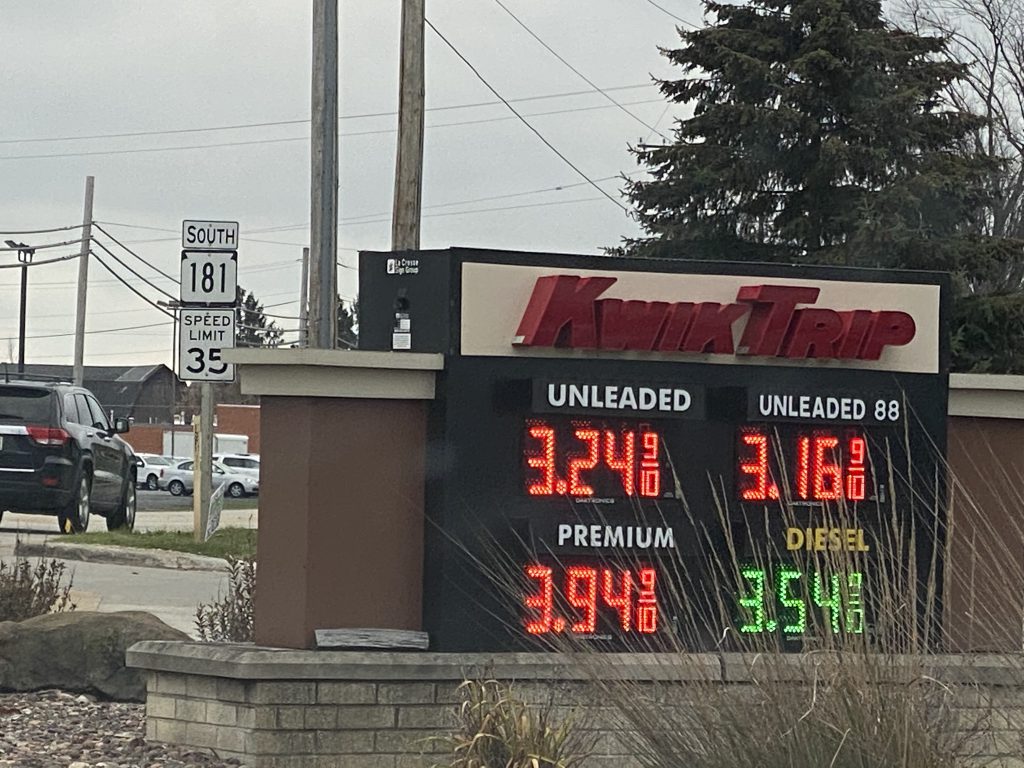 Gas prices $3.24 Thanksgiving