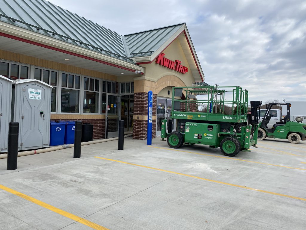 kwik trip car wash west bend wi