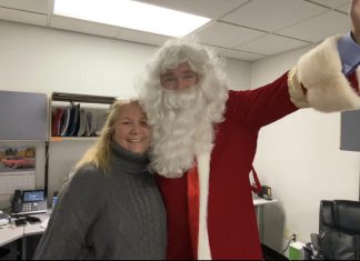 VIDEO | Santa uncovers Christmas memories at 5 Corners Dodge Ram Chrysler Jeep in Cedarburg Santa Christmas