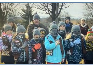 VIDEO | Pledge of Allegiance by Brownie Girl Scout Troop 1221 pledge