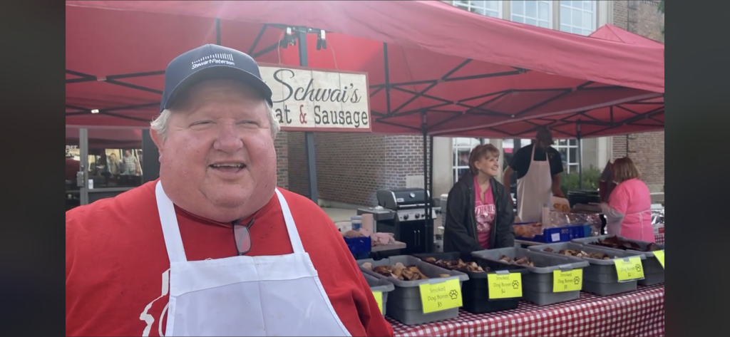 VIDEO | Tom Schwai serving a hot breakfast this Saturday morning at the Farmers’ Market