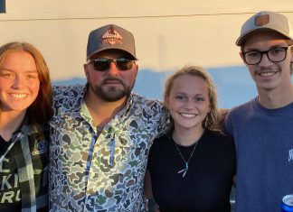PHOTO GALLERY | Meet and greet with Washington County Fair headliner Tyler Farr