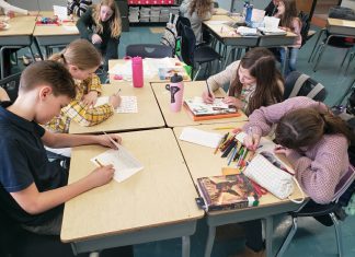 Cabrini students design cards, create messages for Honor Flight veterans