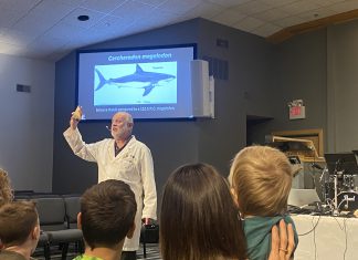 PHOTO GALLERY | More than 130 attend homeschool science event in West Bend, WI with author Michael Lane