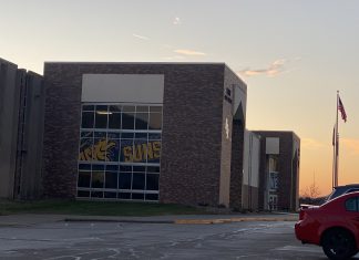 5 students involved in altercation in parking lot after dismissal at West Bend East High School