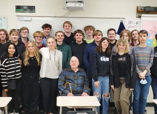 Kettle Moraine Lutheran High Schoolers visit with 93-year-old Korean War veteran Norbert Carter | By KML