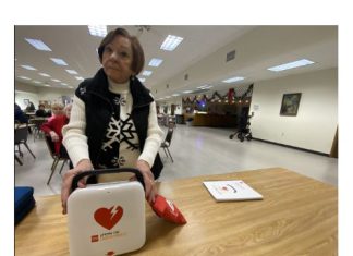 VIDEO | AED donated to Hartford Senior Center
