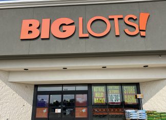 REAL ESTATE | Signs posted for Big Lots! closing stores in West Bend