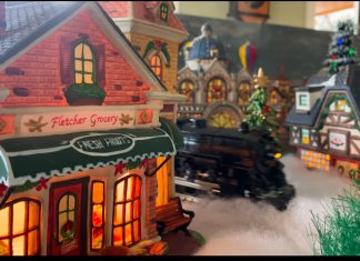 VIDEO | Christmas train on display at Cedar Ridge through December 28