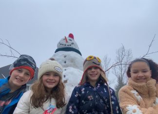 VIDEO | The tradition of building a ‘neighborhood snowman’ continues in Slinger, WI