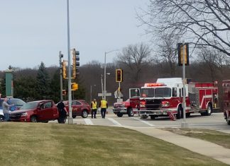 Crash shuts down intersection Hwy 33 & Silverbrook