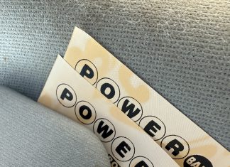 Lottery ticket sold in Hartford, Wi is a $50K winner – tonight’s Powerball jackpot at $1.6 billion