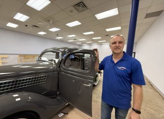 VIDEO | Glass Doctor takes on a classic custom window cut for a 1948 Ford Deluxe