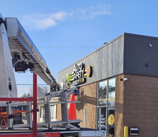 REAL ESTATE | VIDEO | Opening day for Auto Safety Center in Menomonee Falls, WI