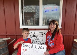 VIDEO | Cheer on Slinger as the Owls tip at 6:35 p.m. vs. Whitefish Bay for the WIAA D2 Title