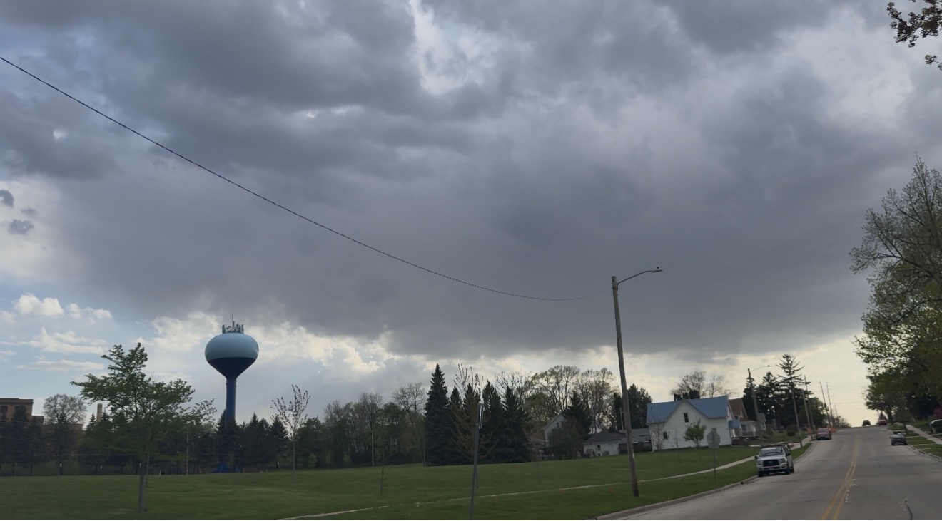 Quirky storm cell moves through Washington County, Wi - Washington ...