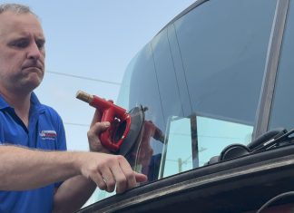 VIDEO | Glass Doctor in West Bend keeps commercial trucks rolling with fast windshield replacement