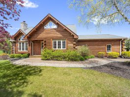 REAL ESTATE | Luxury log home in Town of Farmington, Wi | By BOSS Realty