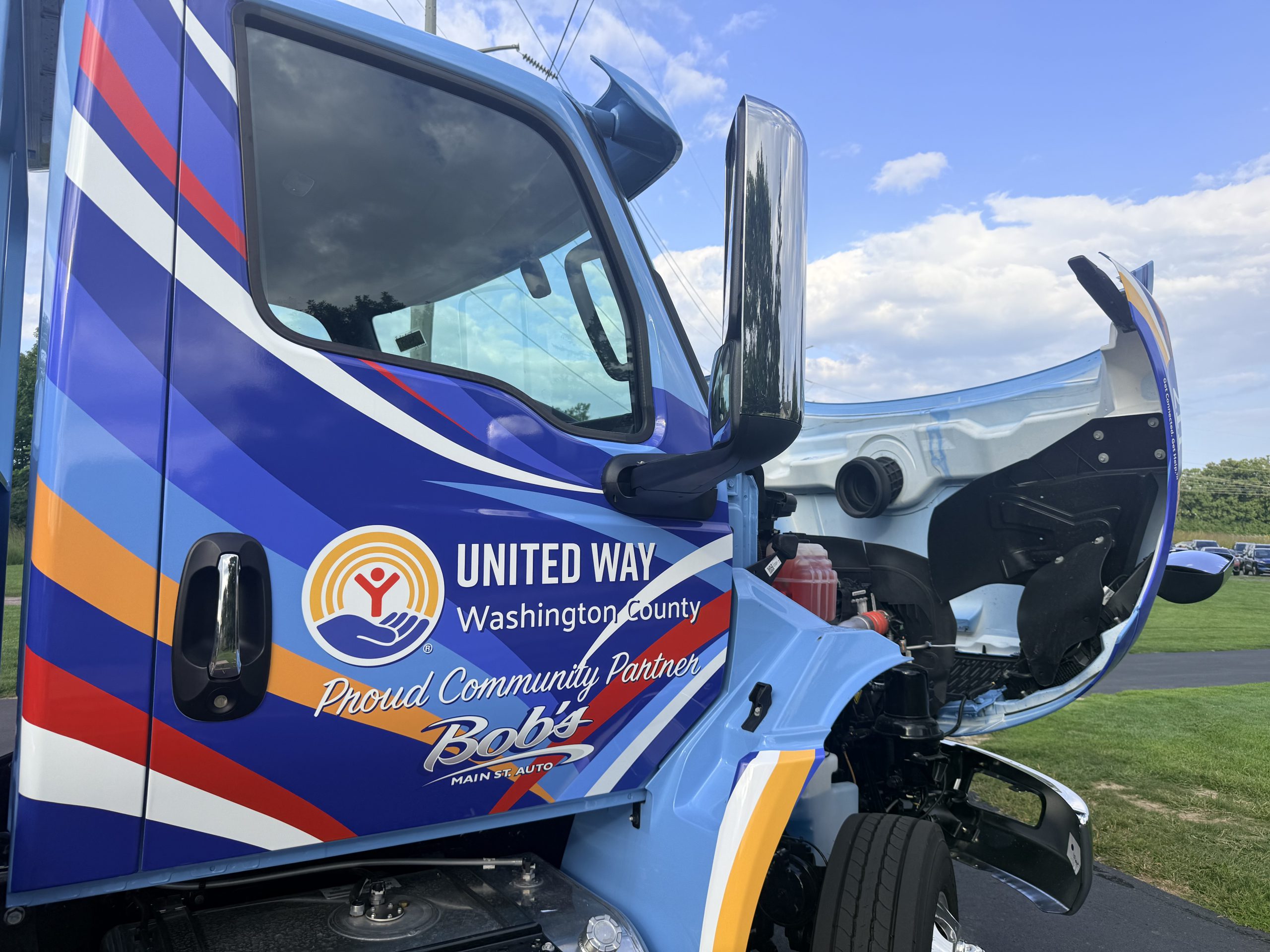 United Way of Washington Co. partners with Bob’s Main Street Auto & Towing for community-wide food drive | By Katelyn Schotzko