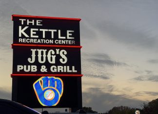 Cheer on the Brewers at The Kettle / Jug’s Pub & Grill in Slinger, Wi
